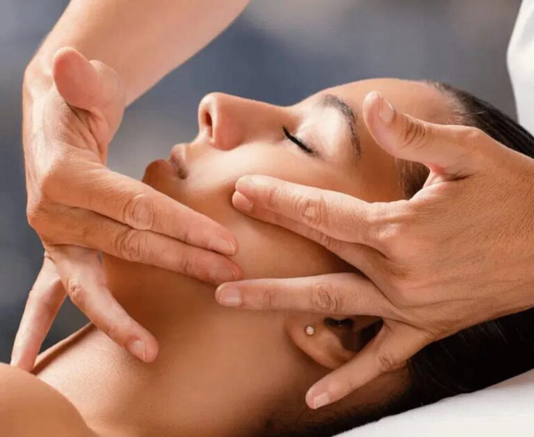 Lotus gezichtsmassage